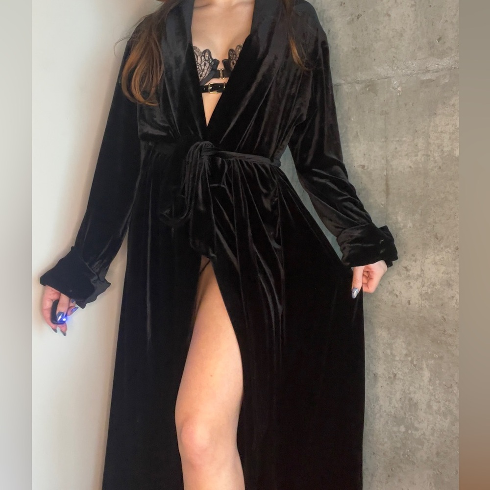 Oscar De La Renta Robe - Picture 2 of 2